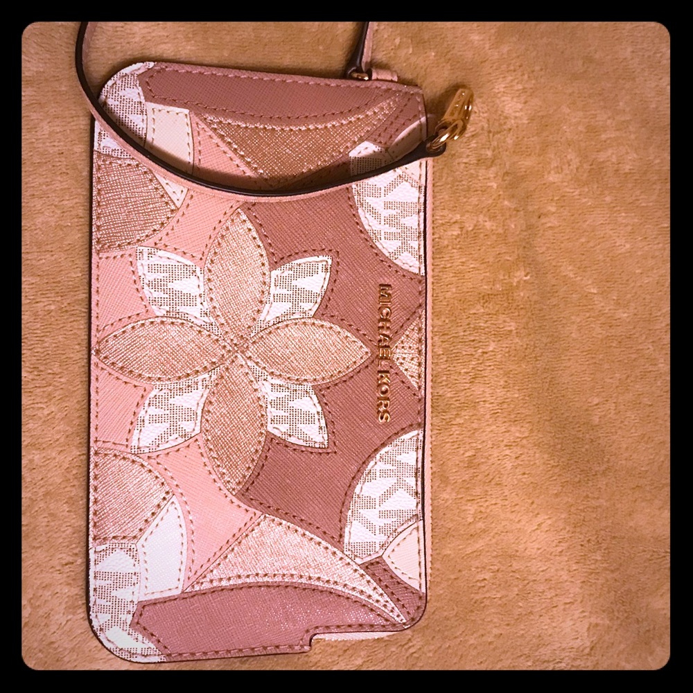 Michael Kors wristlet